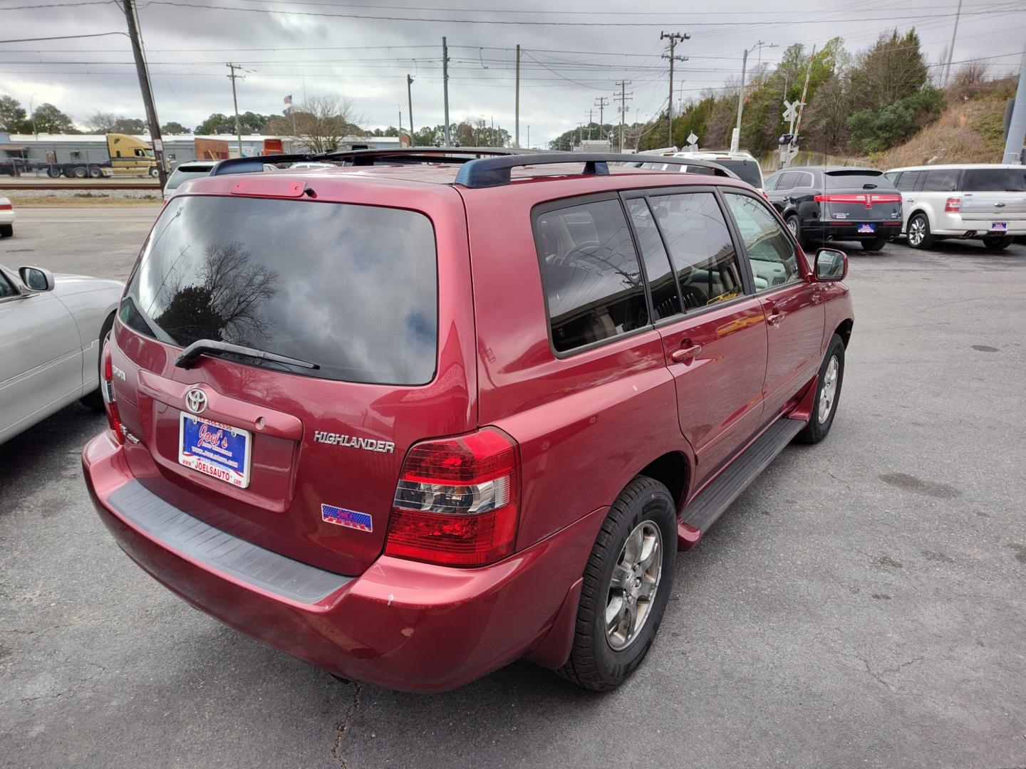 2004 Red Toyota Highlander (JTEEP21A840) , Automatic transmission, located at 5700 Curlew Drive, Norfolk, VA, 23502, (757) 455-6330, 36.841885, -76.209412 - Photo#16